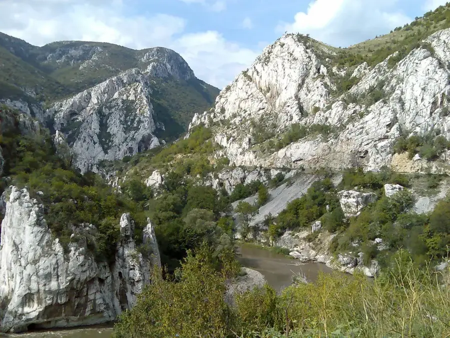 Iskar Gorge — Vratsa Karst Plateau (Bulgaria)
