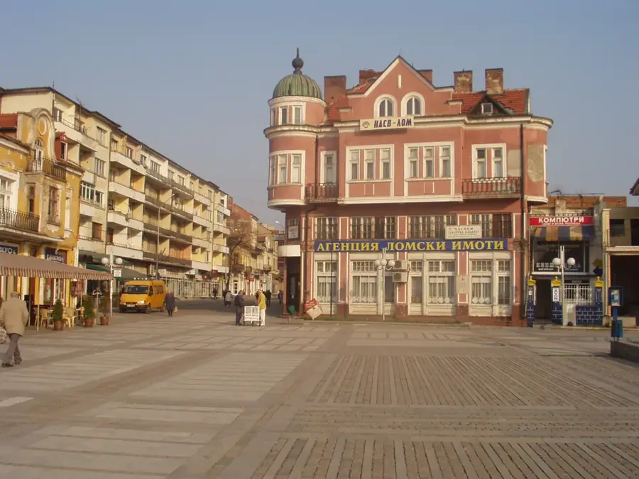 Lom — Vânju Mare (România)