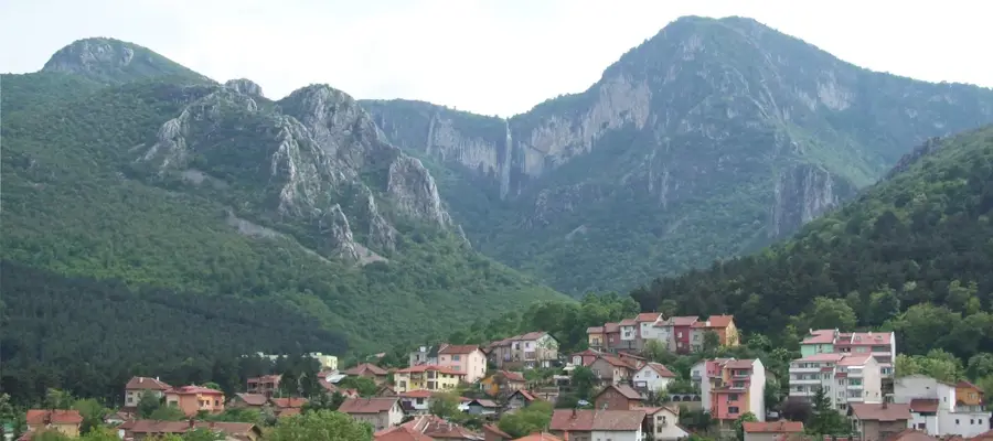 Vrachanski Balkan Nature Park — Vratsa Karst Plateau (Bulgaria)