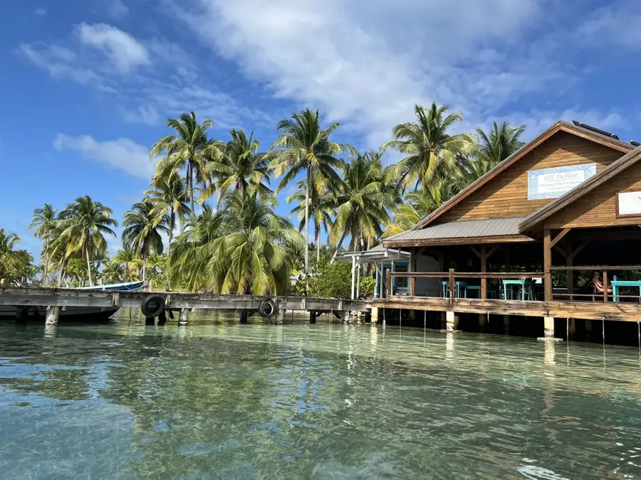 South Water Caye — Gladden Spit Whale Shark Grounds (Belize)