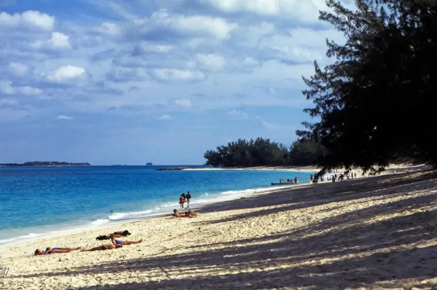 Cabbage Beach Fort Ruin — Fort Montagu (Bahamas)
