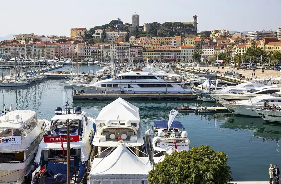 Cannes — Gourdon (Franciaország)