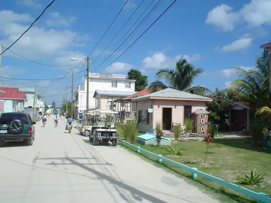 Caye Caulker Village — Jesús de Otoro (Honduras)