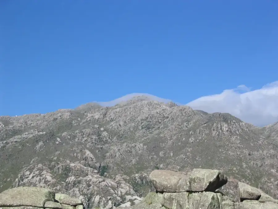 Cerro Champaquí — Centrala nucleară Embalse (Argentina)