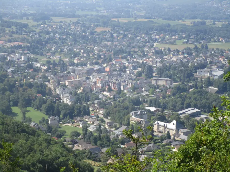 Challes-les-Eaux – city