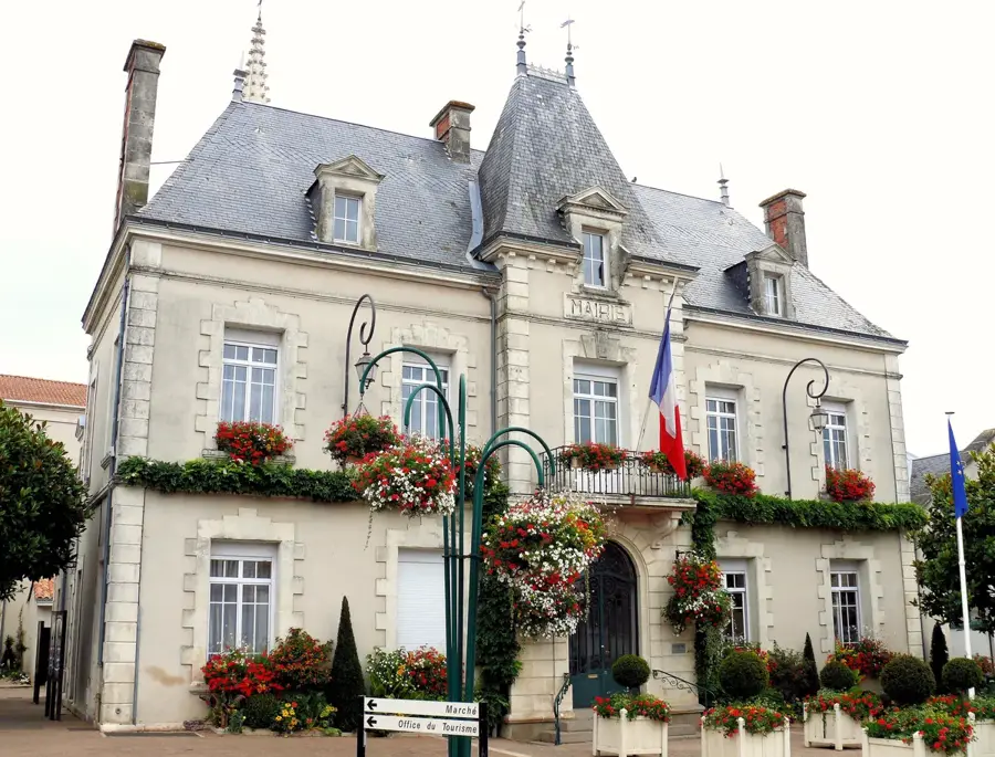 Chantonnay – city