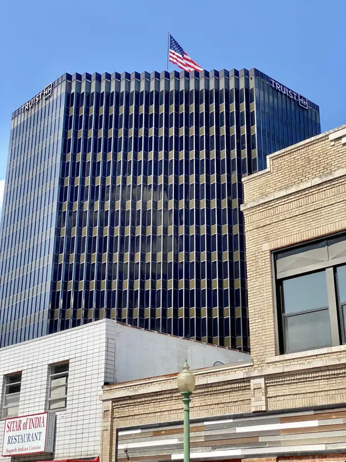Charleston, WV — Cleveland (United States)