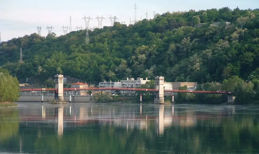 Chasse-sur-Rhône – city
