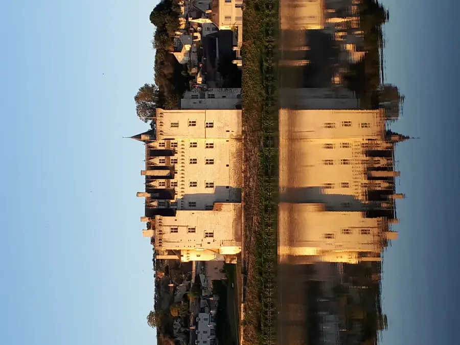 Château-du-Loir – city