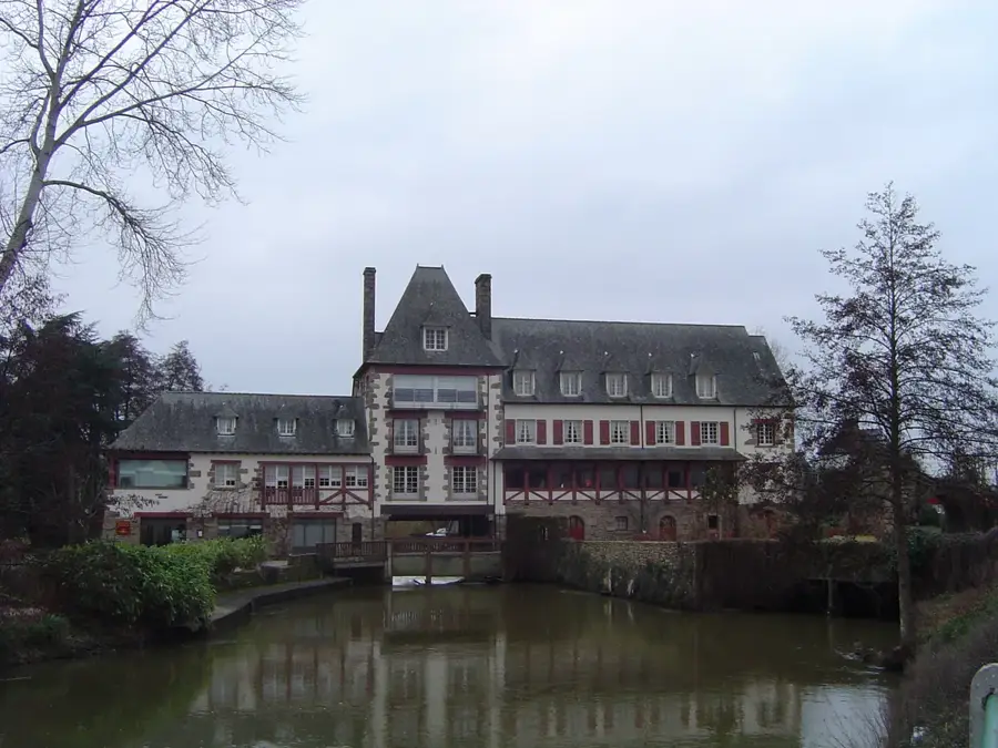 Châteaubourg – city