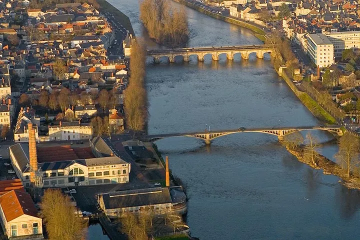 Châtellerault – city
