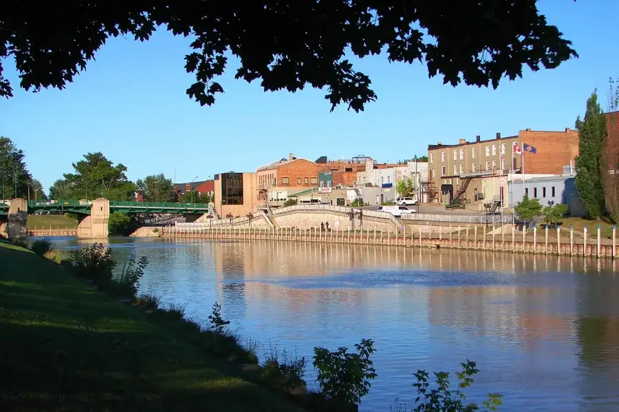 Chatham-Kent — Cleveland (United States)