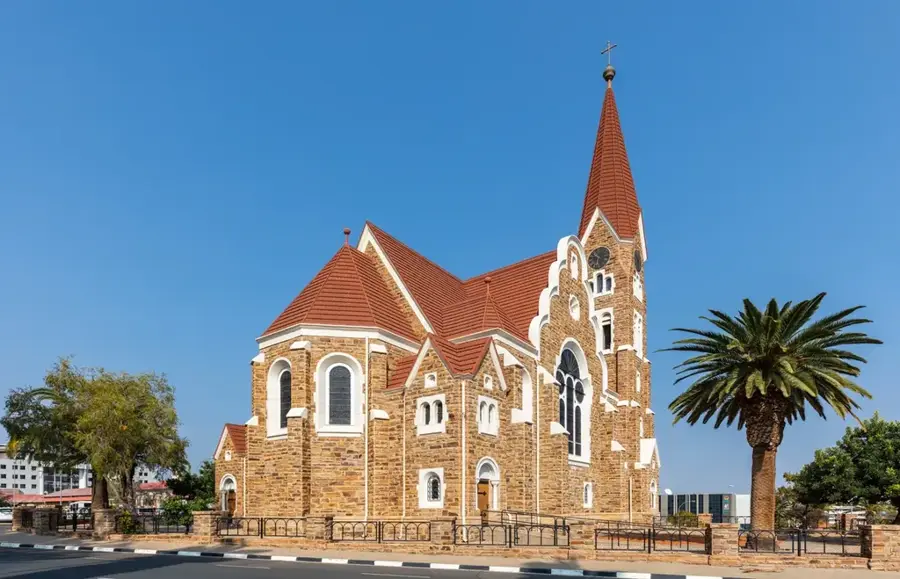 Krisztus-templom (Windhoek) — Hősök Tere (Namíbia)