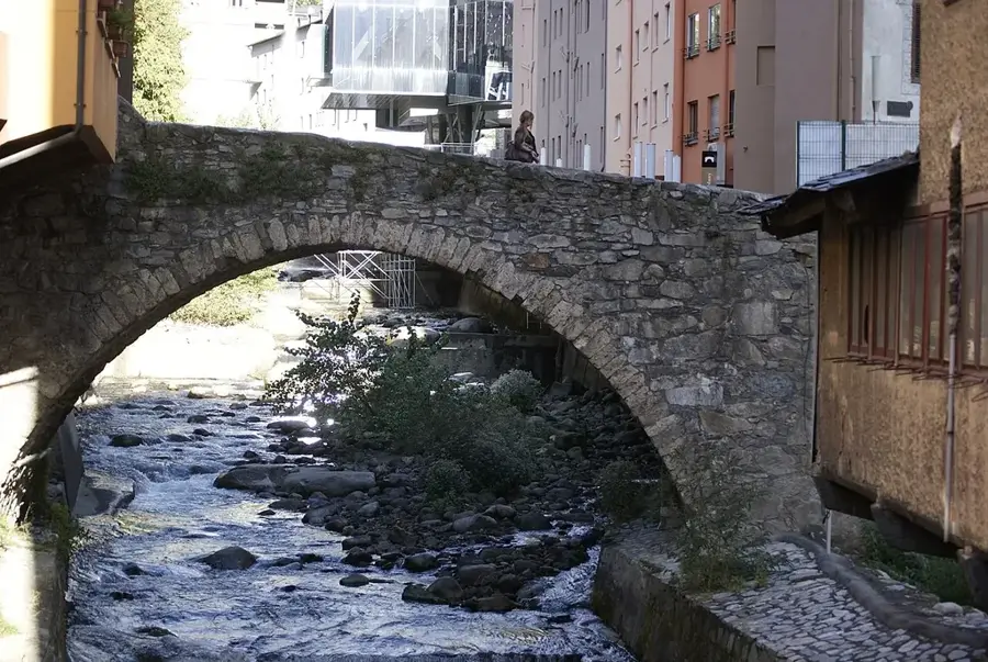 Pont d'Engordany – Stadt