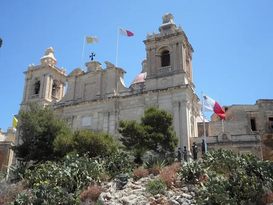 Vittoriosa (Birgu) — Floriana (Malta)