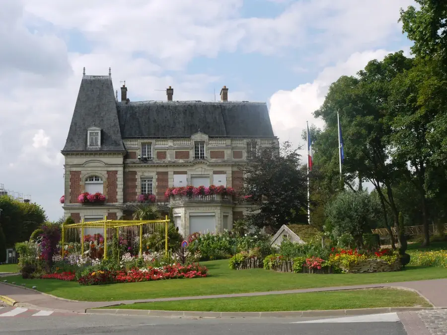 Claye-Souilly – city
