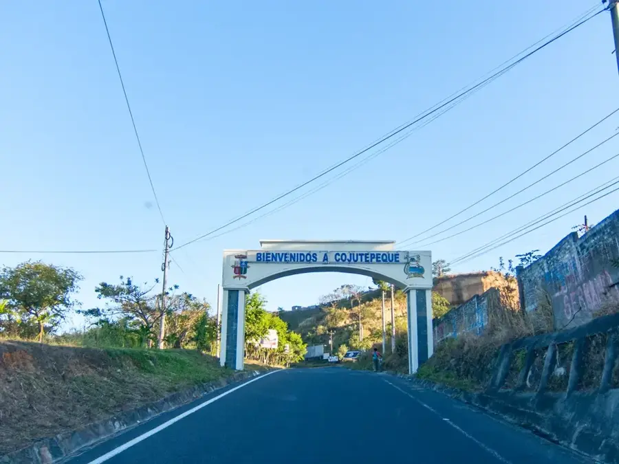 Cojutepeque — Suchitoto (El Salvador)