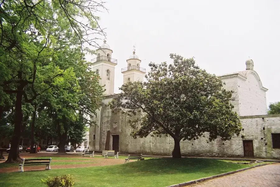 Colonia del Sacramento — Mercedes (Uruguay)