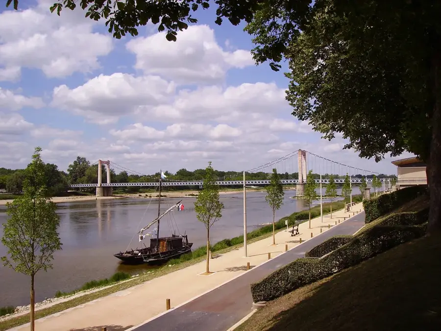 Cosne-Cours-sur-Loire — El Dher (Szomália)