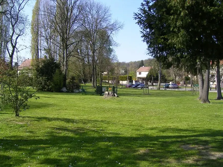 Coubron – city