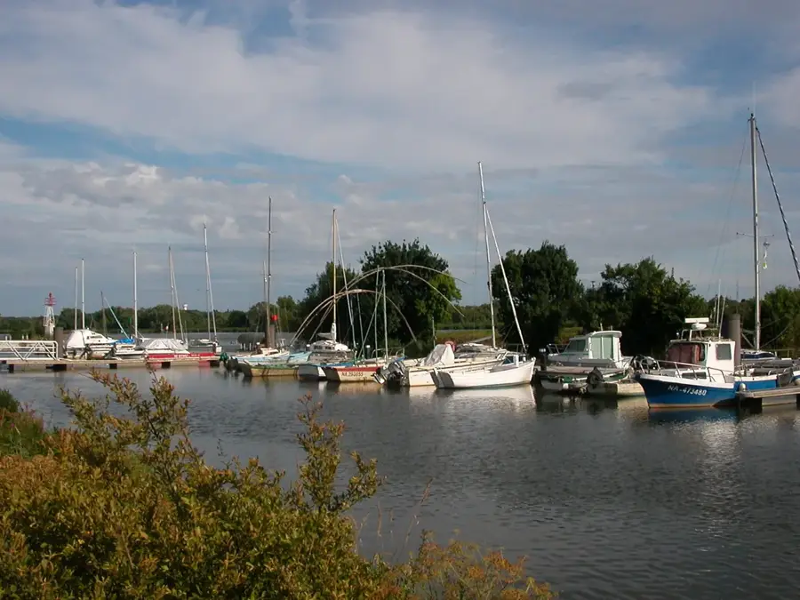 Couëron – city