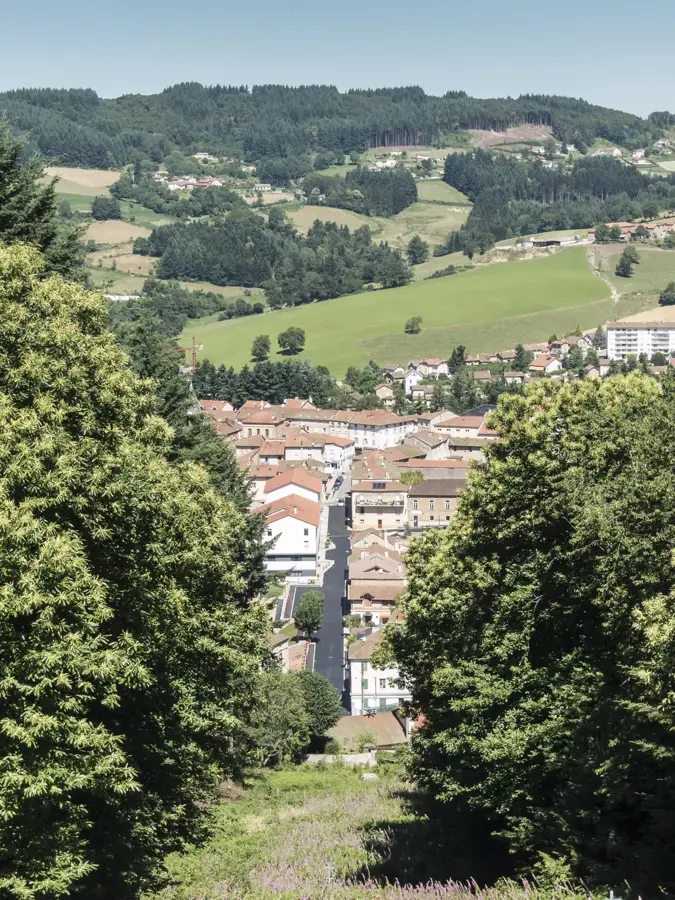 Cours-la-Ville – city