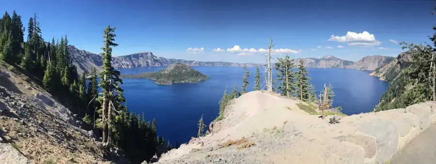 Crater Lake — Mount Hood (United States)