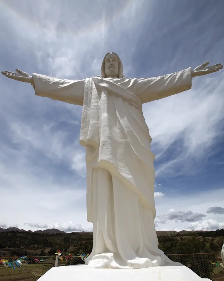 Cristo Blanco — Moray (Peru)
