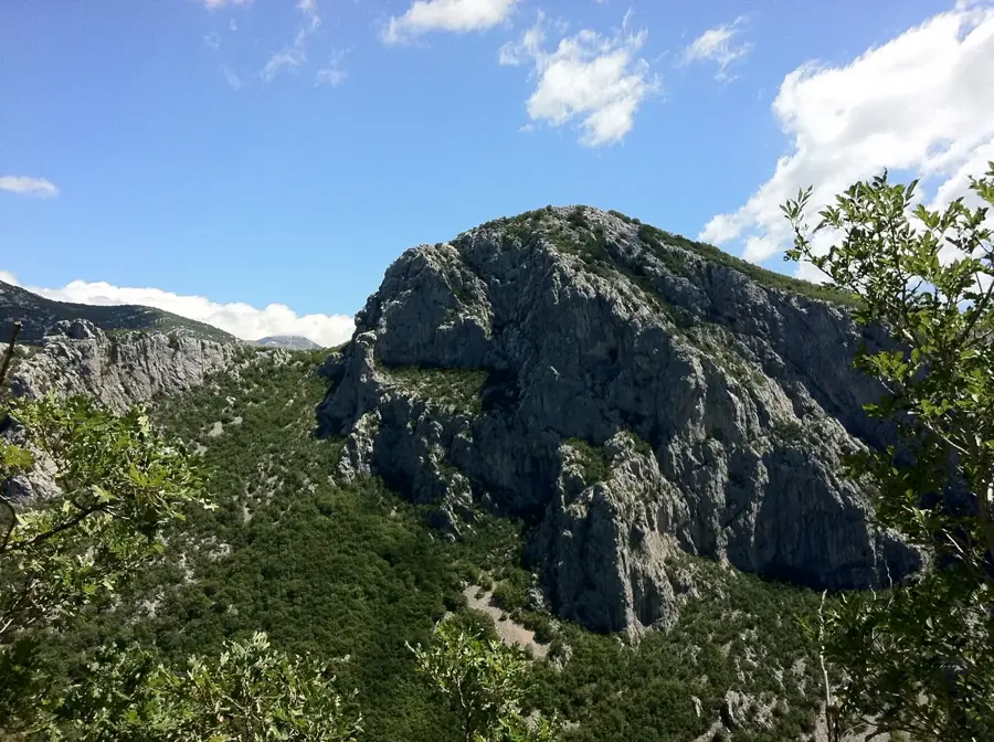 Briševo — Satul Bait Baws (Yemen)
