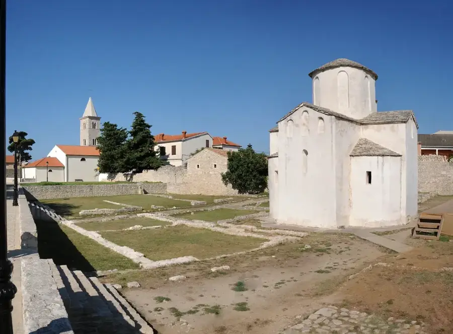 Crkva svetog Križa u Ninu — Ist (Hrvatska)