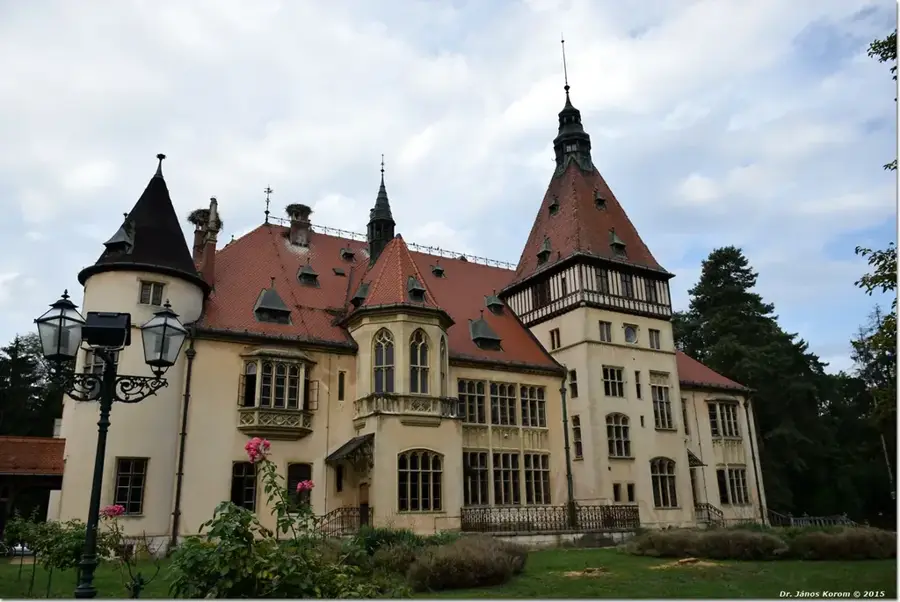 Alsómihályfalva — Pécs (Magyarország)