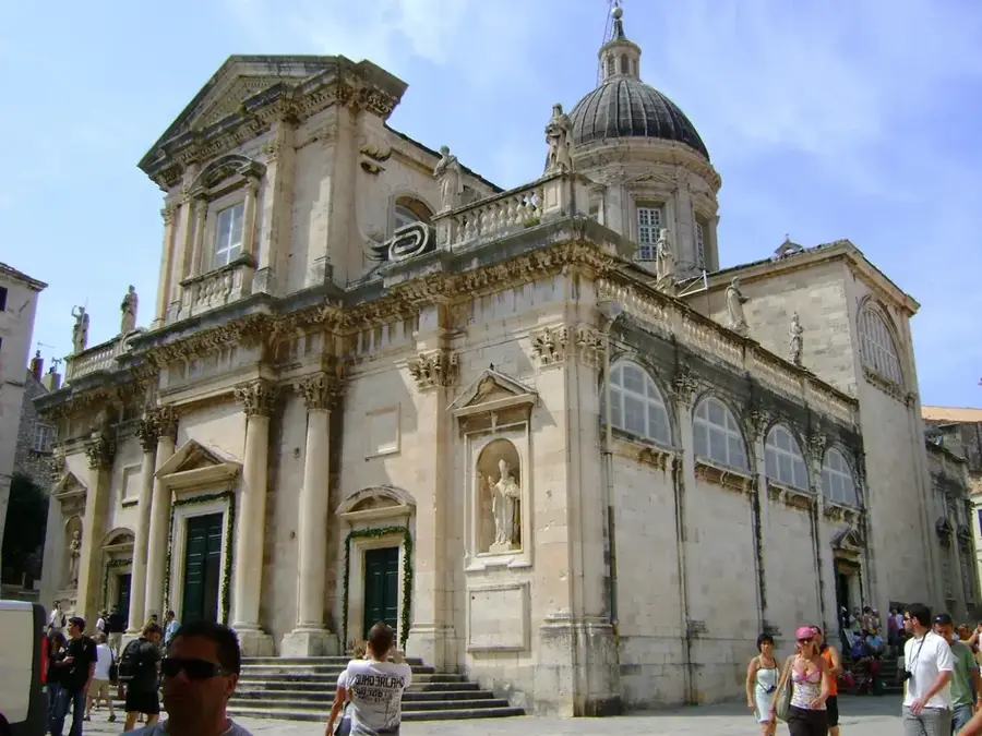 Dubrovnik Cathedral — Asir National Park (Saudi Arabia)