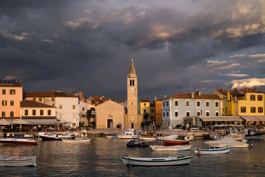 Fažana — Al Houta (Jemen)