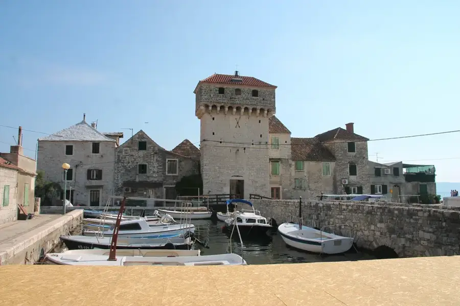 Kaštel Gomilica