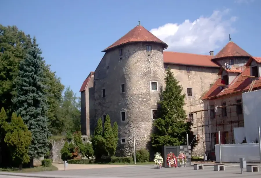 Ogulin — Utvrda Sokolac (Hrvatska)
