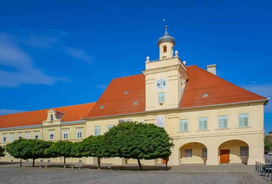 Eszéki vár — Villányi borvidék (Magyarország)