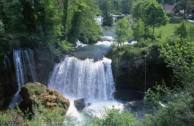 Rastoke — Barran-Tempel (Jemen)