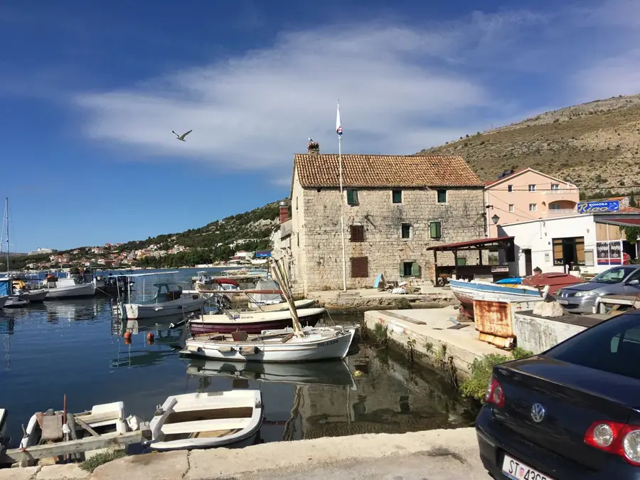 Seget Donji — Prvić Šepurine (Croatia)