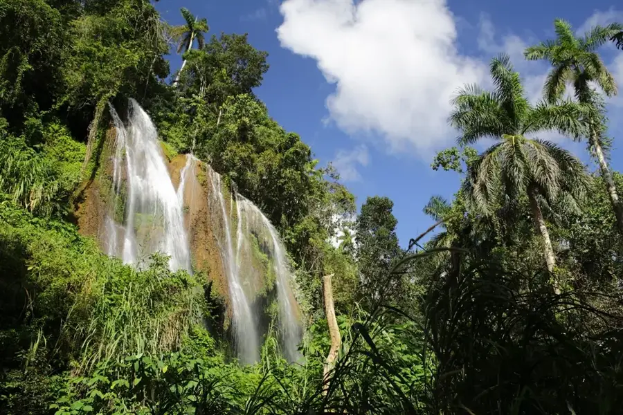 Topes de Collantes — Viñales Valley (Cuba)