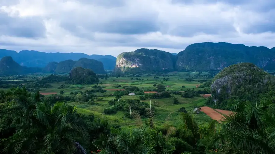 Viñales Valley — Cayo Jutías (Cuba)