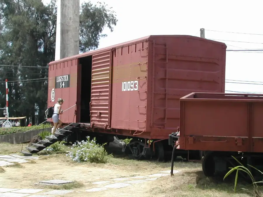 Armored Train Monument — Morón (Cuba)