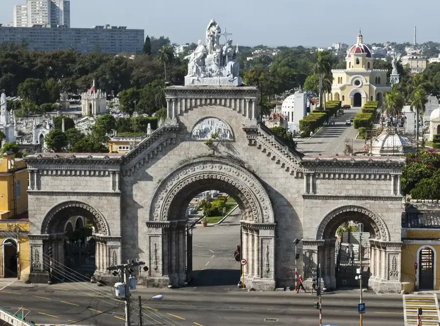 Colón Cemetery — Almendares River (Cuba)