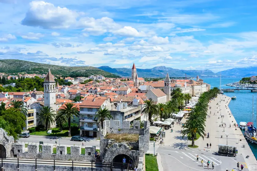 Orașul vechi Trogir — Lacurile Plitvice (Croația)
