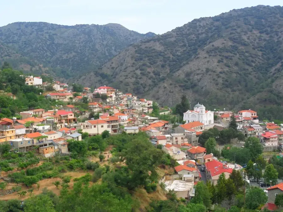 Kirche Agios Ioannis Agros — Adventure Mountain Park (Zypern)