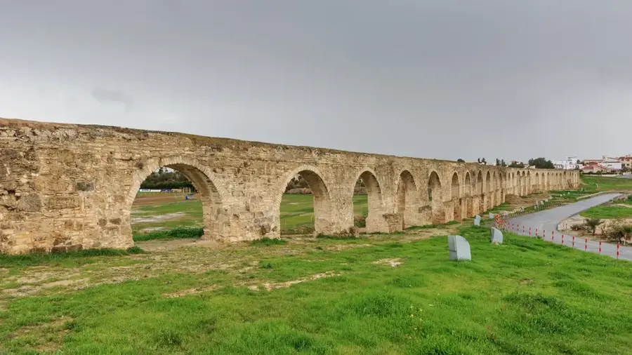 Kamares-Aquädukt — Festung von Larnaca (Zypern)