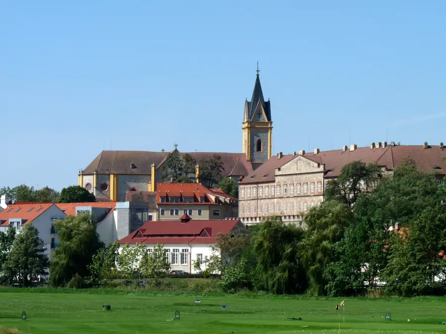 Schloss Hluboká — Burg Zvíkov (Tschechien)