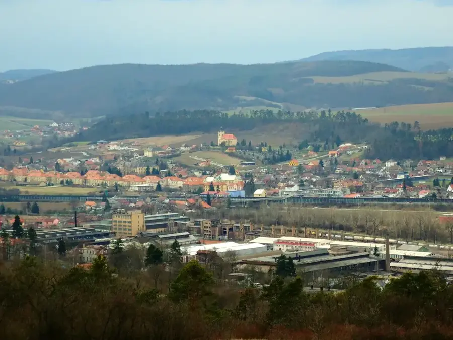 Burg Králův Dvůr — Aquapalace Prag (Tschechien)