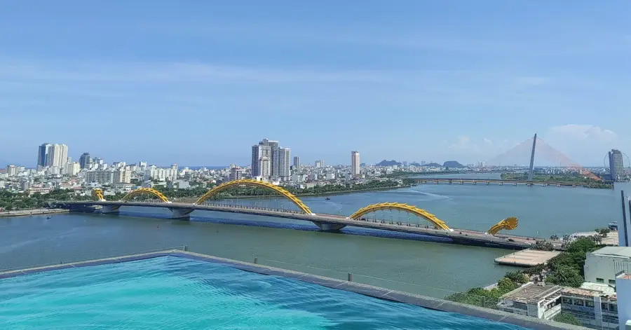 Hafen von Đà Nẵng — Kon Tum (Vietnam)