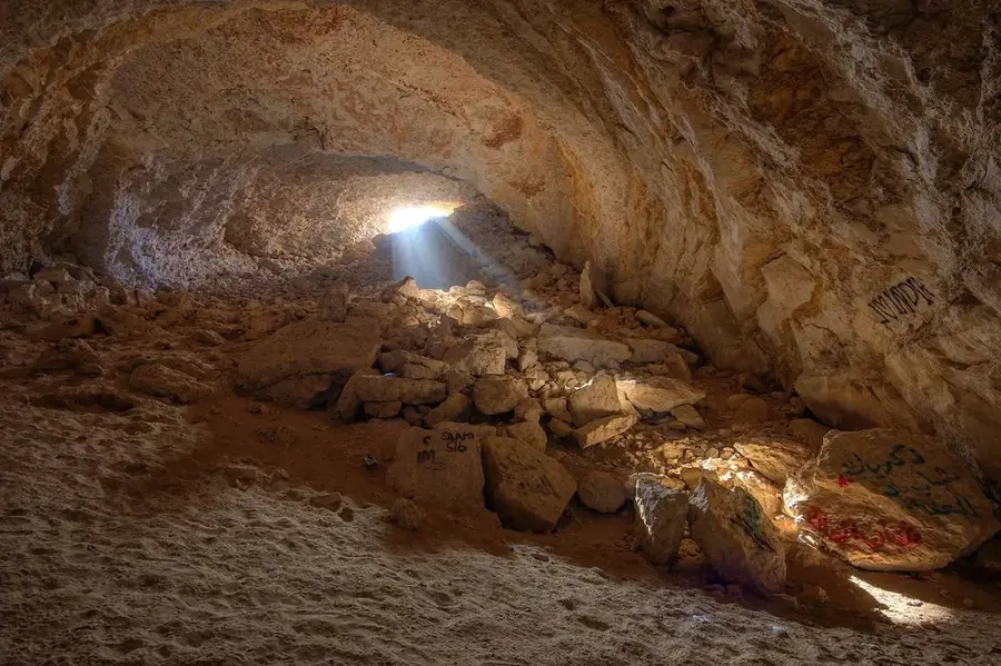 Dahl Al Misfir Höhle — Singende Sanddünen (Katar)