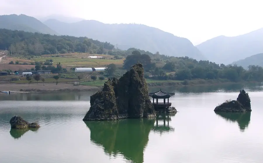 Vârfurile Danyang Dodam Sambong